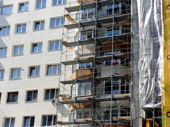 Blocurile reabilitate, un pericol pentru sănătatea locatarilor