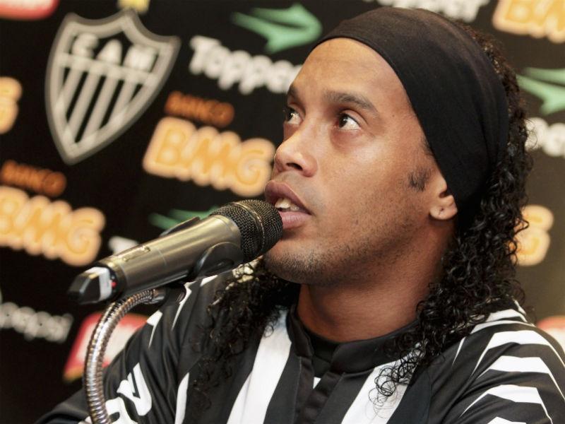 Plătit ca la Dinamo! Ronaldinho a semnat cu o echipă care-i oferă un salariu de "câine"