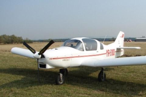 Un avion de mici dimensiuni, cu două persoane la bord, a aterizat forţat în judeţul Arad