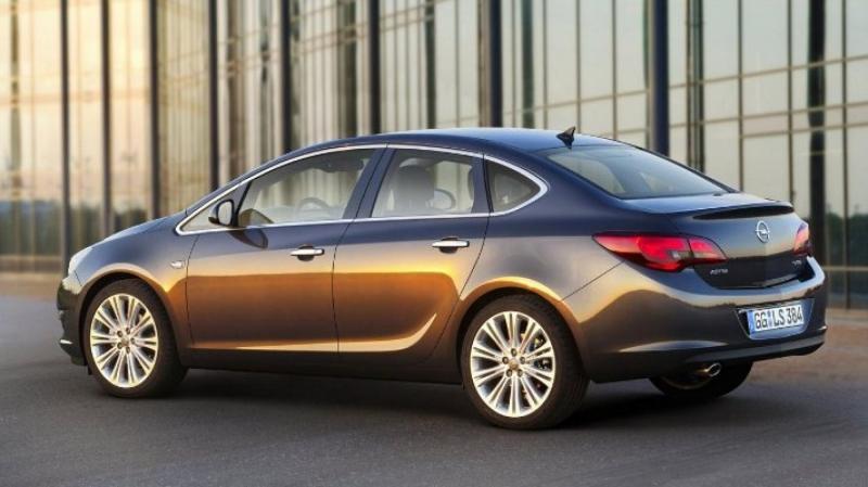 Opel a prezentat noul Astra Sedan