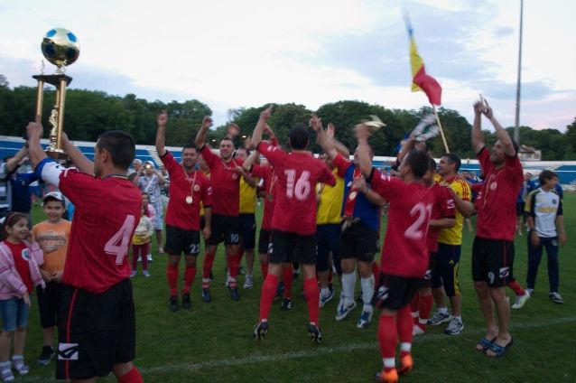 Euro 2012 s-a încheiat! România a devenit campioană europeană la fotbal! Este vorba despre Campionatul european de fotbal al personalului de penitenciare 13125420