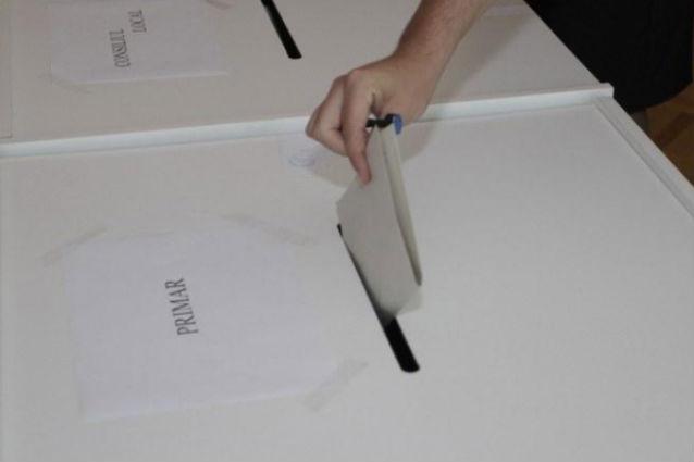 Se votează şi peste două săptămâni! Candidaţii dintr-o comună din Maramureş au obţinut acelaşi număr de voturi