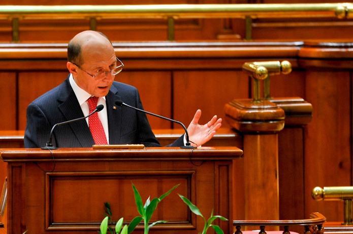 Băsescu poate fi suspendat fără avizul Curţii Constituţionale