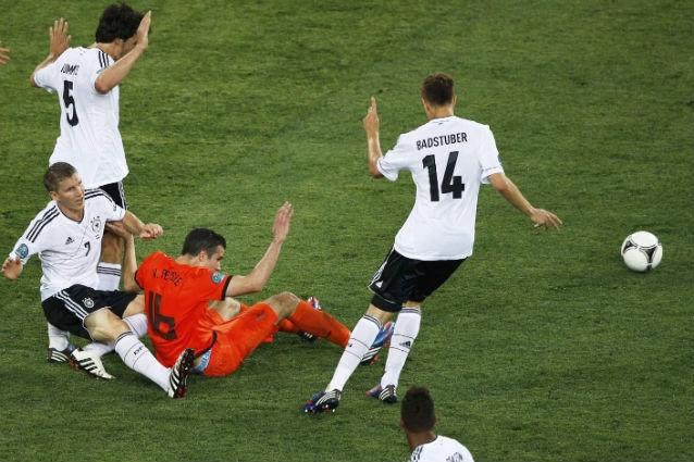 Germania - Olanda 2-1 şi vicecampioana mondială mai are de doi bani speranţe la calificare