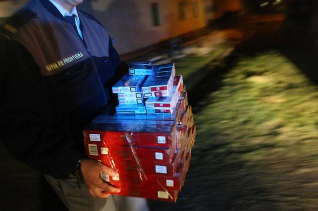 Contrabanda cu tigarete se menţine la circa 13%. 400 milioane euro - pierderi la bugetul de stat din taxe neîncasate