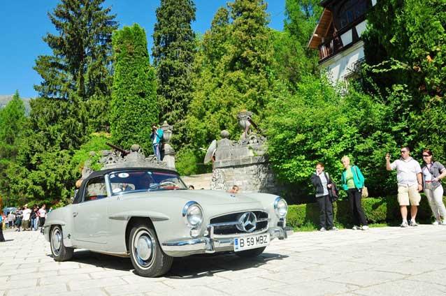 43 de vehicule istorice se întrec sâmbătă la Concursului de Eleganţă Sinaia