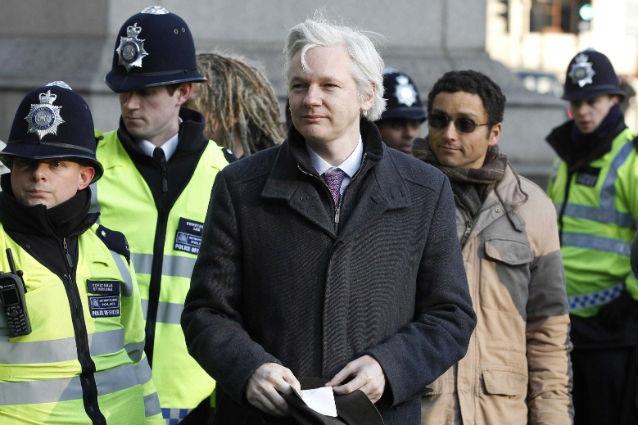Fondatorul WikiLeaks, Julian Assange solicită azil politic în Ecuador