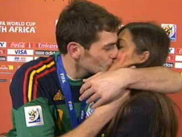 Casillas promite să repete sărutul de la CM 2010, cu un bărbat!