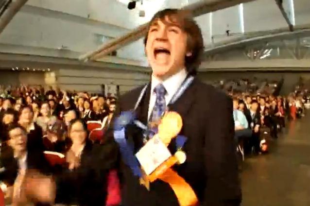 Cum a reacţionat un băiat de 15 ani când a câştigat un premiu de 75.000 de dolari (VIDEO AMUZANT)