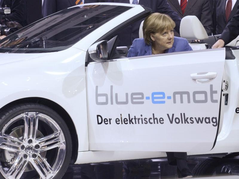 Germania va rata obiectivul de a avea 1 milion de maşini electrice pe şosele, până în 2020