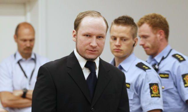 Procesul asasinului Breivik, la final. Extremistul norvegian pledează nevinovat chiar dacă îşi recunoaşte faptele