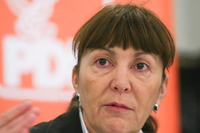 Monica Macovei cere demisia lui Rus: Pe câţi condamnaţi penali îi sună ministrul de Interne să-i întrebe cum preferă să ajungă în arest?