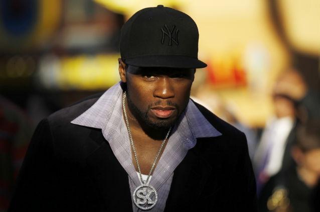 50 Cent, transportat de urgenţă la spital. Rapperul a fost implicat într-un accident de maşină