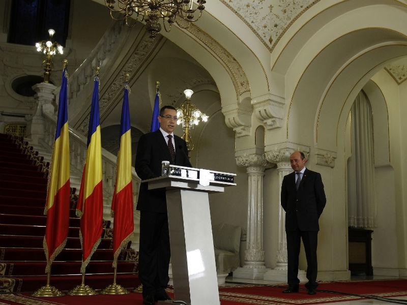 Huffington Post comentează războiul Ponta-Băsescu: "Trucurile murdare ameninţă să submineze reînnoirea politică în România