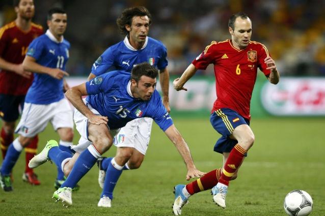 Andres Iniesta, jucătorul Euro 2012. 10 iberici fac parte din lotul ideal, de 23, al competiţiei