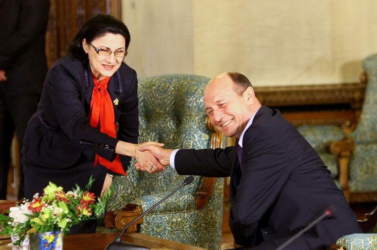 Băsescu a semnat decretul de numire a Ecaterinei Andronescu în funcţia de ministru al Educaţiei