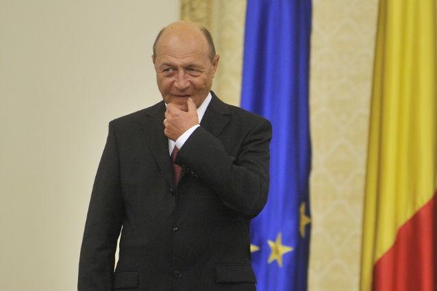 Traian Băsescu: "Cer să înceteze IMEDIAT acţiunile împotriva instituţiilor statului român!"