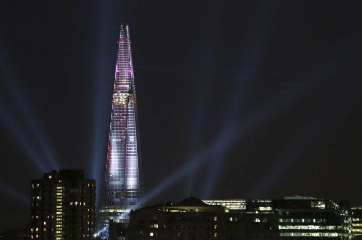 A fost inaugurată cea mai înaltă clădire din Europa! Turnul Shard, din Londra, are 310 metri şi 95 de etaje (VIDEO)