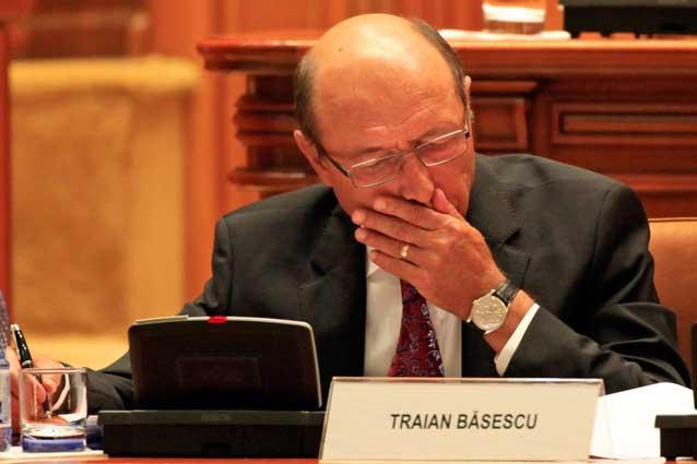 Băsescu, gata să se întoarcă pe vapor, dacă pierde la referendum