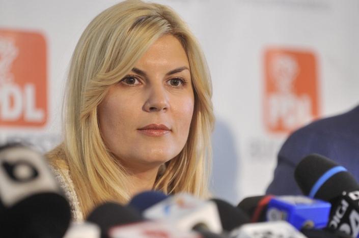Elena Udrea, după decizia CCR: Preşedintele nu are de ce să fie suspendat