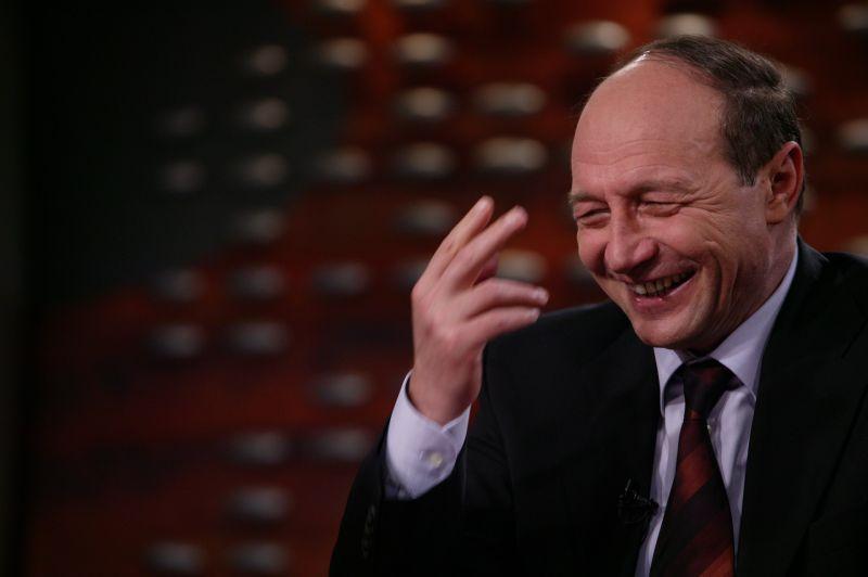 Prezidenţialii 2004: Traian Băsescu, candidatul cu şuviţă