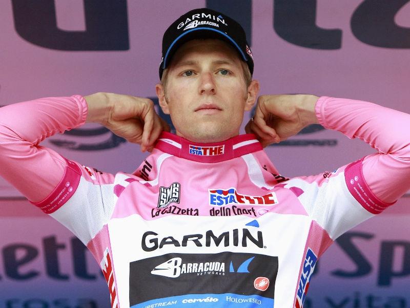 Ryder Hesjedal, 13 minute întârziere. Învingător în Il Giro, rutierul de la Garmin a pierdut orice şansă la câştigarea Marii Bucle.