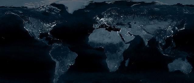 Oraşe sclipitoare şi locuri întunecate. IMAGINI UIMITOARE care arată câtă energie electrică foloseşte Pământul noaptea