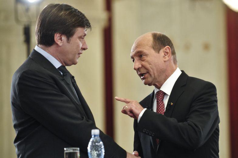 Băsescu a plecat de la Cotroceni. Crin Antonescu a preluat, oficial, funcţia de preşedinte interimar al României