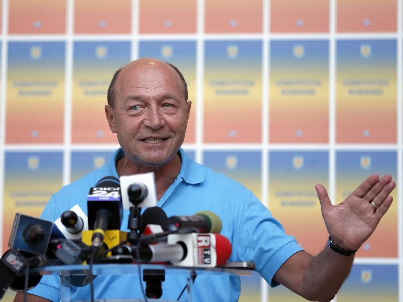 (VIDEO) Băsescu, despre reacţiile de la Bruxelles: "Nu mă aşteptam la o asemenea presiune". Vezi şi cum explică episodul "dottore"