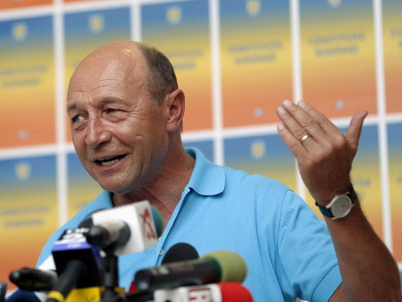 Băsescu despre demisie: "Lăsaţi-mă în plata mea"