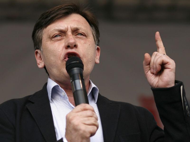 Antonescu îi răspune lui Băsescu: "Îmi asum repsonsabilitatea pentru cele 8 zile de când sunt preşedinte interimar"