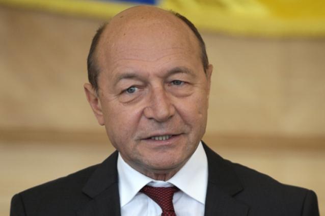 Băsescu: La mine în casă nu se discută politică