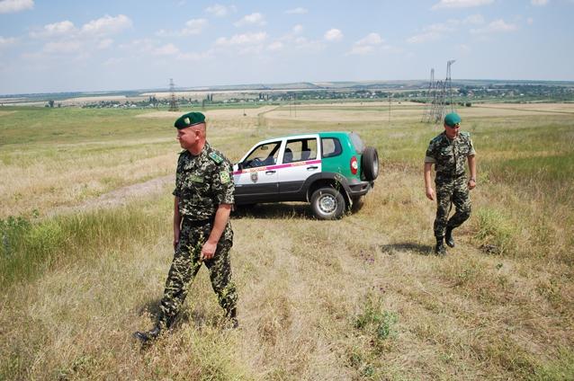 "Prinţul Banatului" îşi duce ţigările în Transnistria. Firme englezeşti de apartament legate de contrabandişti din România aprovizionează tutungeriile din Tiraspol 14756829