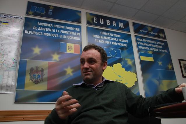 "Prinţul Banatului" îşi duce ţigările în Transnistria. Firme englezeşti de apartament legate de contrabandişti din România aprovizionează tutungeriile din Tiraspol 14756831