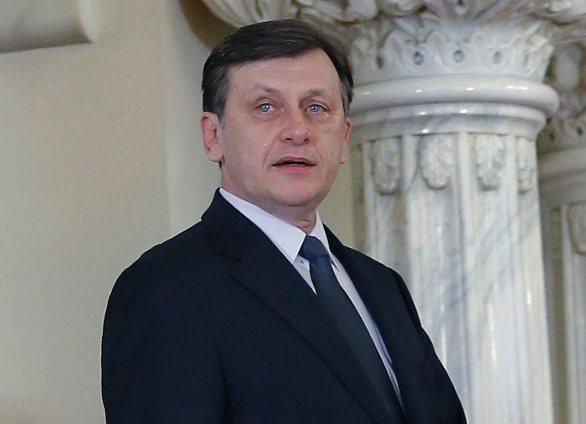 Antonescu: Nu există un sfârşit mai jalnic pentru un om politic, îmi pare rău pentru Băsescu