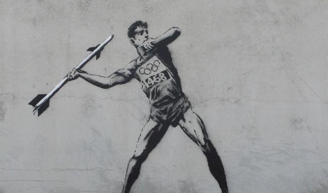 Banksy prezintă două dintre lucrările sale realizate special pentru Jocurile Olimpice