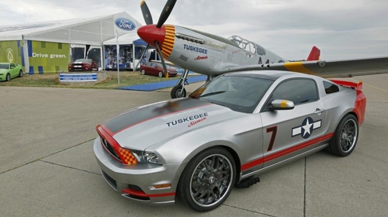 Mustang omagiază piloții din al Doilea Război Mondial
