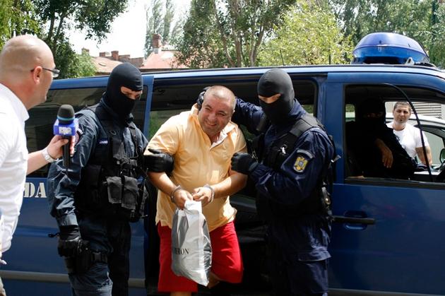 Doi şefi ai ANAF, arestaţi pentru 29 de zile. Senatorul Măgureanu are interdicţie de a părăsi ţara