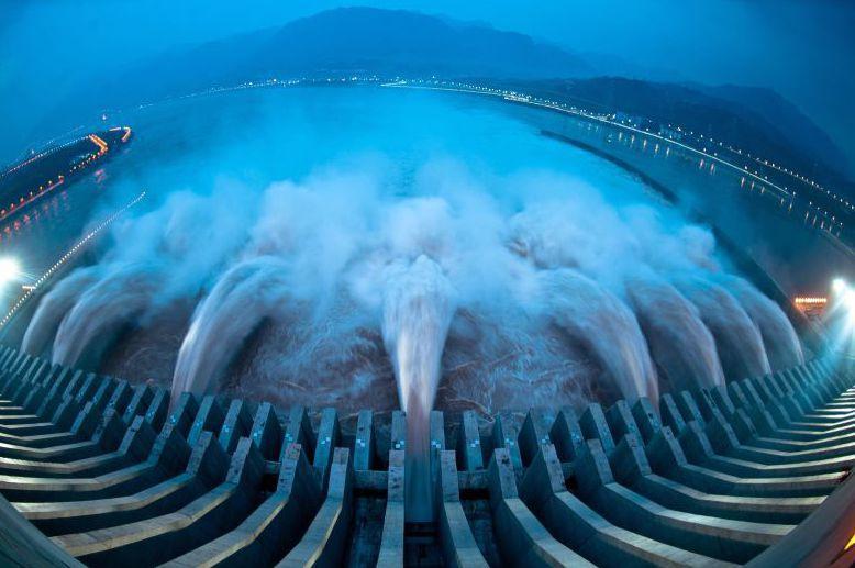 Imagini impresionante: China a construit cel mai mare baraj artificial din lume (Foto şi Video)