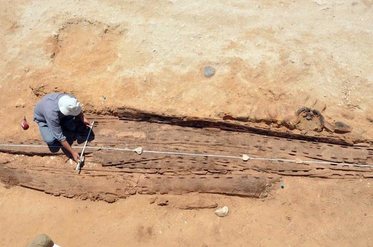 ÎNGROPATĂ ACUM 5.000 DE ANI: Arheologii au descoperit "barca solară" care-i ducea pe faraoni în viaţa de apoi