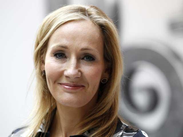 Ultimul roman al lui J.K. Rowling apare şi la noi