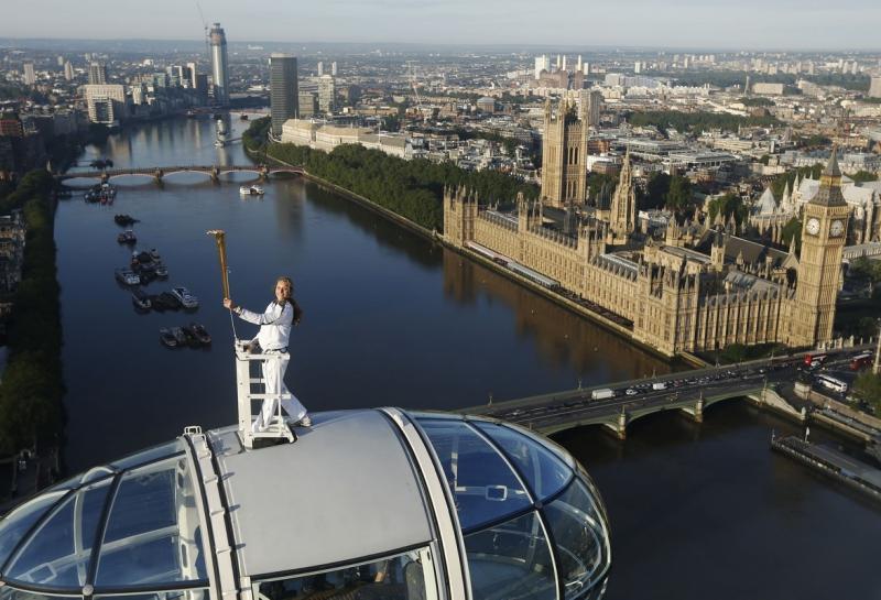 Drumul flăcării olimpice de la Atena la Londra 15218204