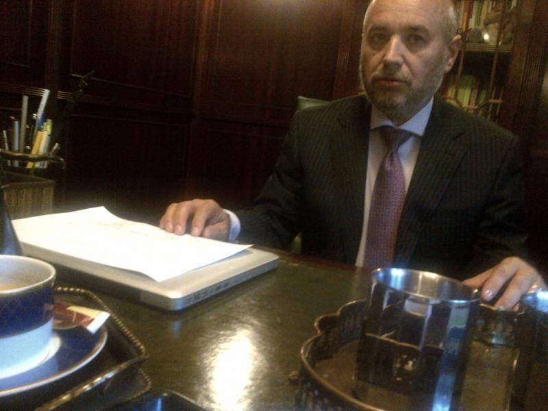 FLACĂRA VIOLET. Celebrul psihoterapeut Aliodor Manolea,  în exclusivitate pentru Jurnalul: “Traian Băsescu nu-şi iubeşte poporul. S-a umplut paharul. Votez DA pentru demitere”
