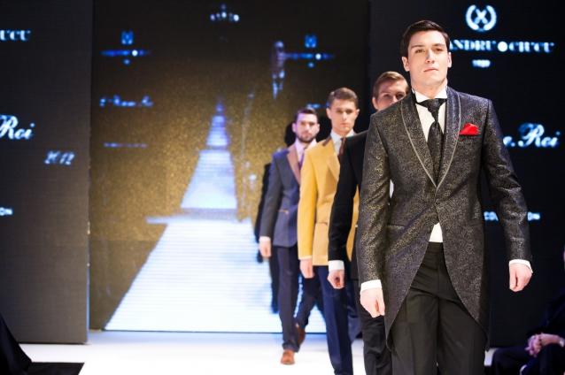 Alexandru Ciucu te învaţă ce costum să alegi în funcţie de înălţime (GALERIE FOTO) 15306253