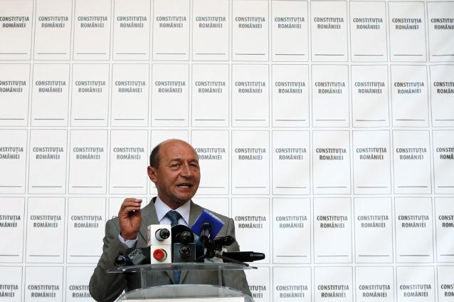 Băsescu vrea coabitare instituţională cu guvernul: "Aş menţiona că USL are o obligaţie morală faţă de mine"