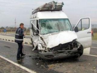 Şase români răniţi într-un accident rutier produs în Ungaria