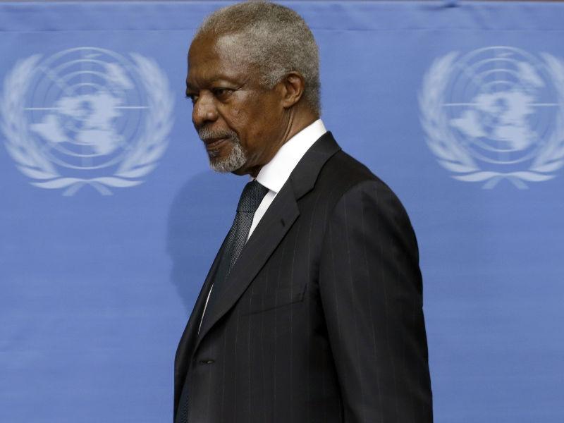 Kofi Annan demisionează din funcţia de emisar internaţional pentru Siria, denunţând "militarizarea excesivă" a conflictului