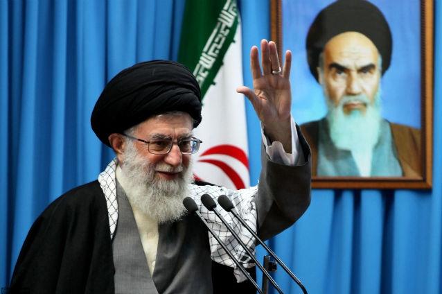 Liderul suprem al Iranului, ayatollahul Ali Khamenei, foloseşte Twitter şi Instagram