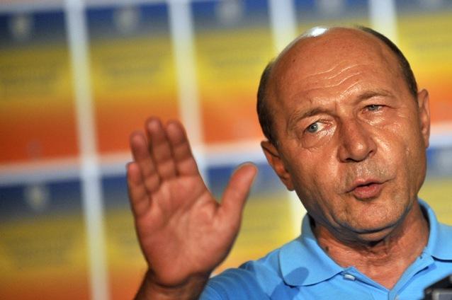 Băsescu, către primarii din România: "Îi atenţionez, să nu cumva să ajungă prin vreo celulă"