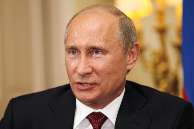 Vladimir Putin cere clemenţă pentru membrele grupului punk Pussy Riot